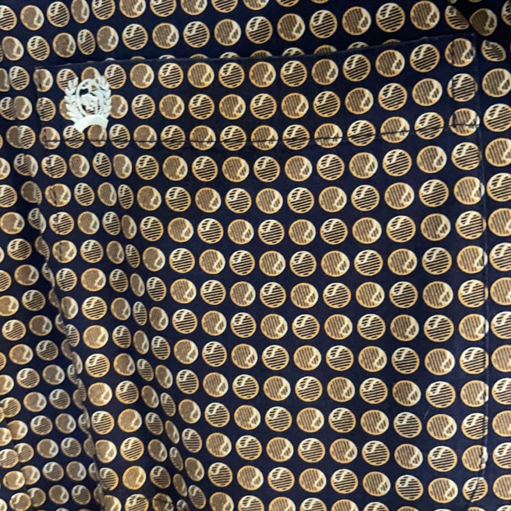Like new Cinch shirt. SIZE M. Never washed at home always taken to cleaners.